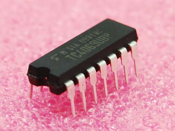 Микросхема TC4069UBP DIP-14 TC4069 CMOS HEX IVVERTER Toshiba
