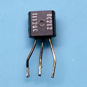 Биполярный транзистор BC212 оригинал демонтаж